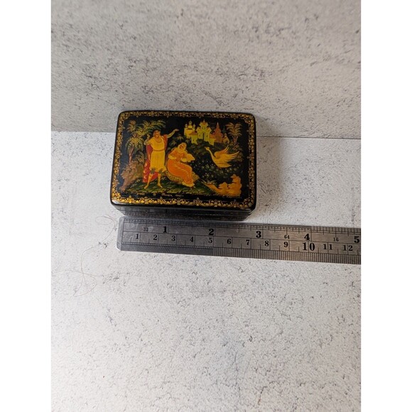 Palekh Russian Lacquer Box “Gvidon” – Hand-Painted, Signed Kornilova, 1992, Cert - Picture 9 of 10